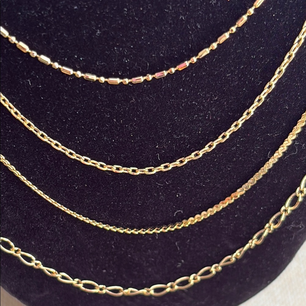 Vintage Avon 90s Gold Layered 18-22” Necklace Set Bundle of 4 Chains 18 NIB - Picture 5 of 12